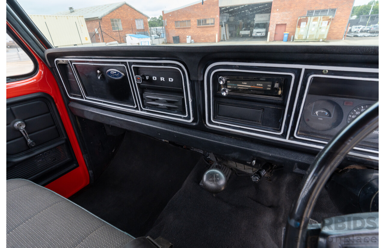 8/1977 Ford F350 Banana Back Tow Truck 2d C/Chas Gloss Red V8 4.9L