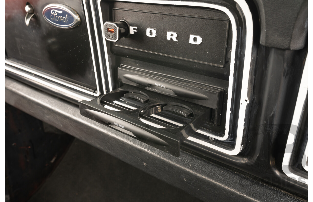 8/1977 Ford F350 Banana Back Tow Truck 2d C/Chas Gloss Red V8 4.9L