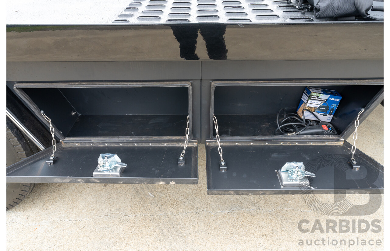 8/1977 Ford F350 Banana Back Tow Truck 2d C/Chas Gloss Red V8 4.9L