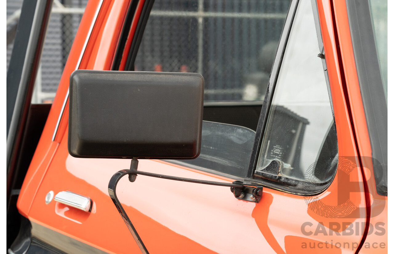 8/1977 Ford F350 Banana Back Tow Truck 2d C/Chas Gloss Red V8 4.9L