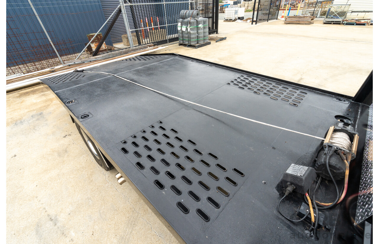 8/1977 Ford F350 Banana Back Tow Truck 2d C/Chas Gloss Red V8 4.9L