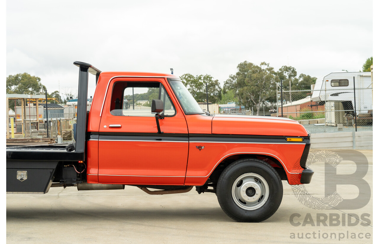 8/1977 Ford F350 Banana Back Tow Truck 2d C/Chas Gloss Red V8 4.9L