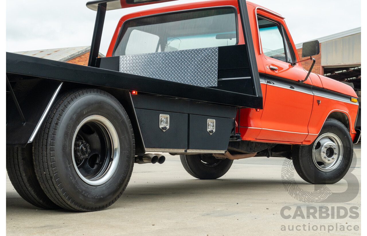 8/1977 Ford F350 Banana Back Tow Truck 2d C/Chas Gloss Red V8 4.9L