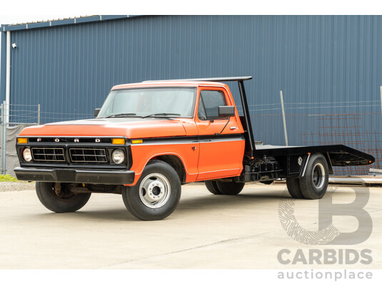 8/1977 Ford F350 Banna Back Tow Truck 2d C/Chas Gloss Red V8 4.9L