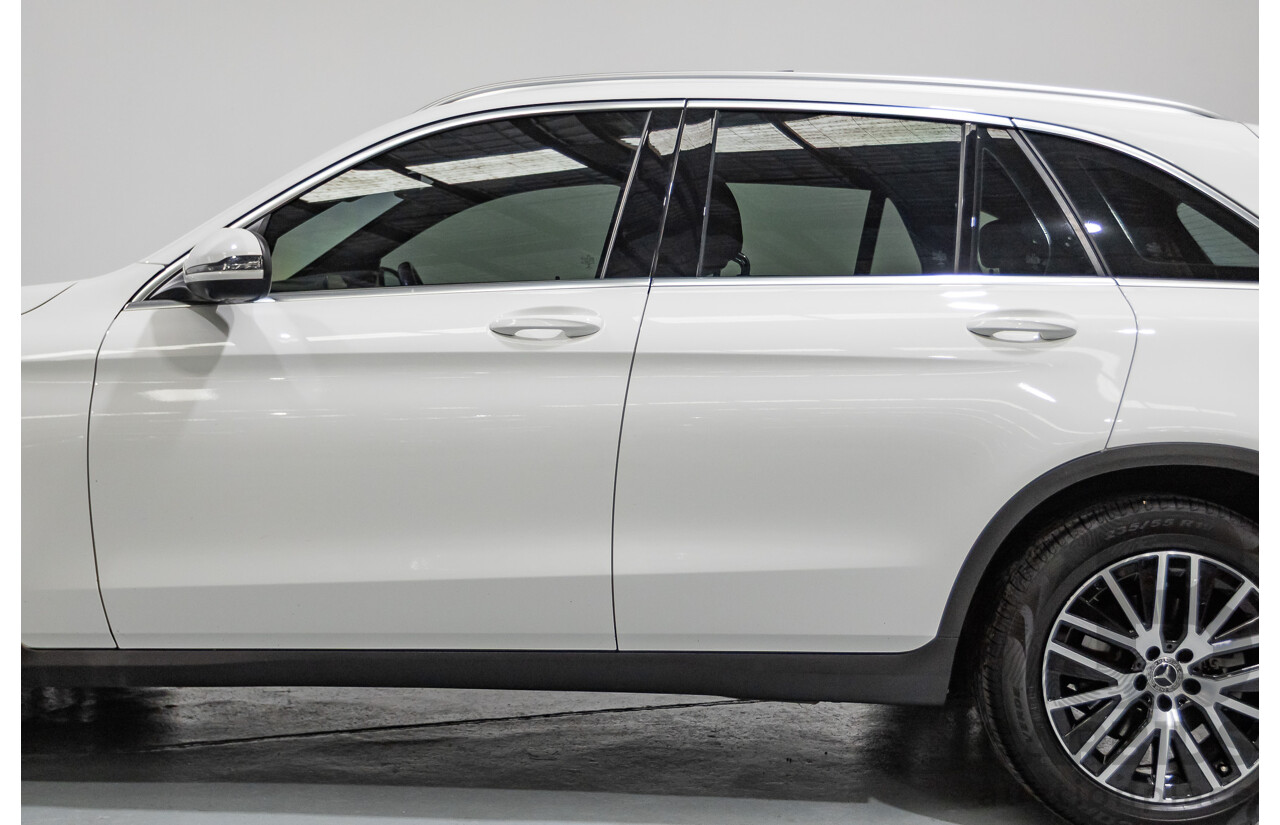 05/2020 Mercedes-Benz GLC200 X253 MY20.5 4D Wagon Polar White Turbo 2.0L