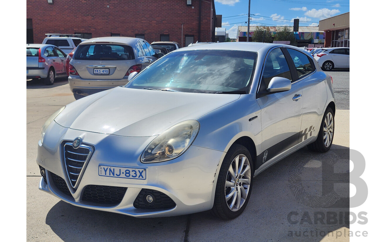 8/2013 Alfa Romeo Giulietta Distinctive  5d Hatchback Silver 1.4L