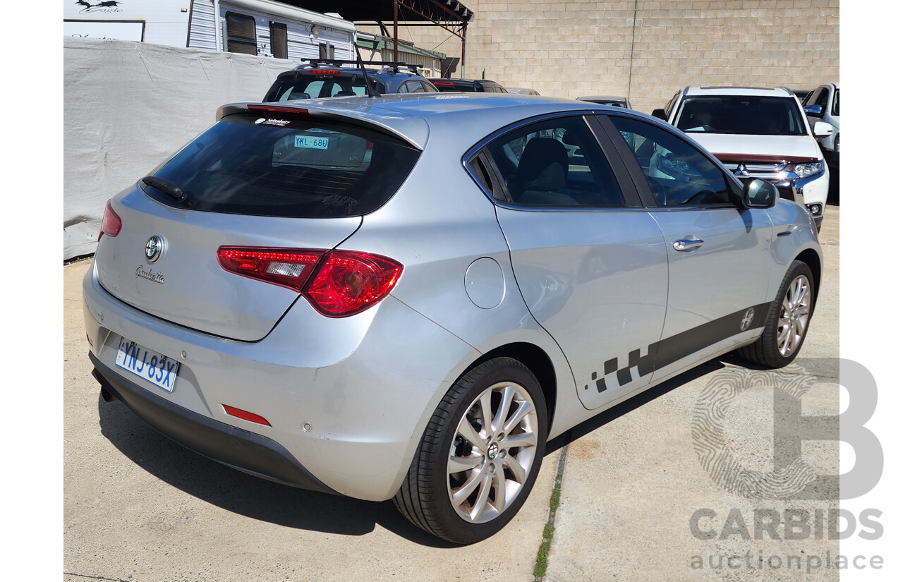 8/2013 Alfa Romeo Giulietta Distinctive  5d Hatchback Silver 1.4L