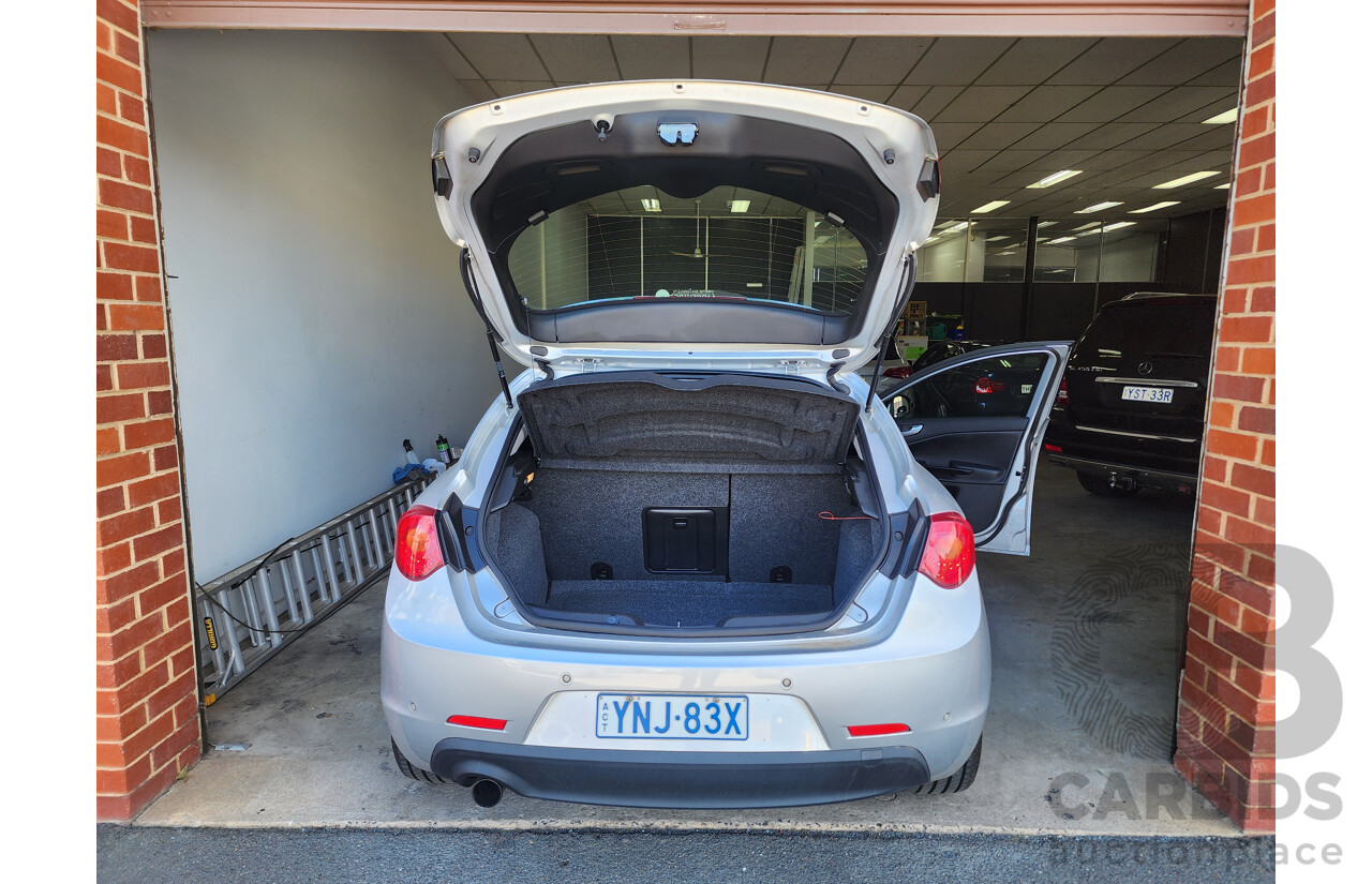 8/2013 Alfa Romeo Giulietta Distinctive  5d Hatchback Silver 1.4L