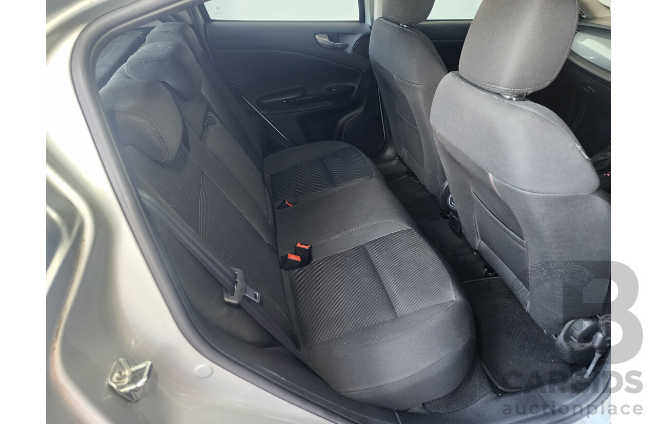 8/2013 Alfa Romeo Giulietta Distinctive  5d Hatchback Silver 1.4L