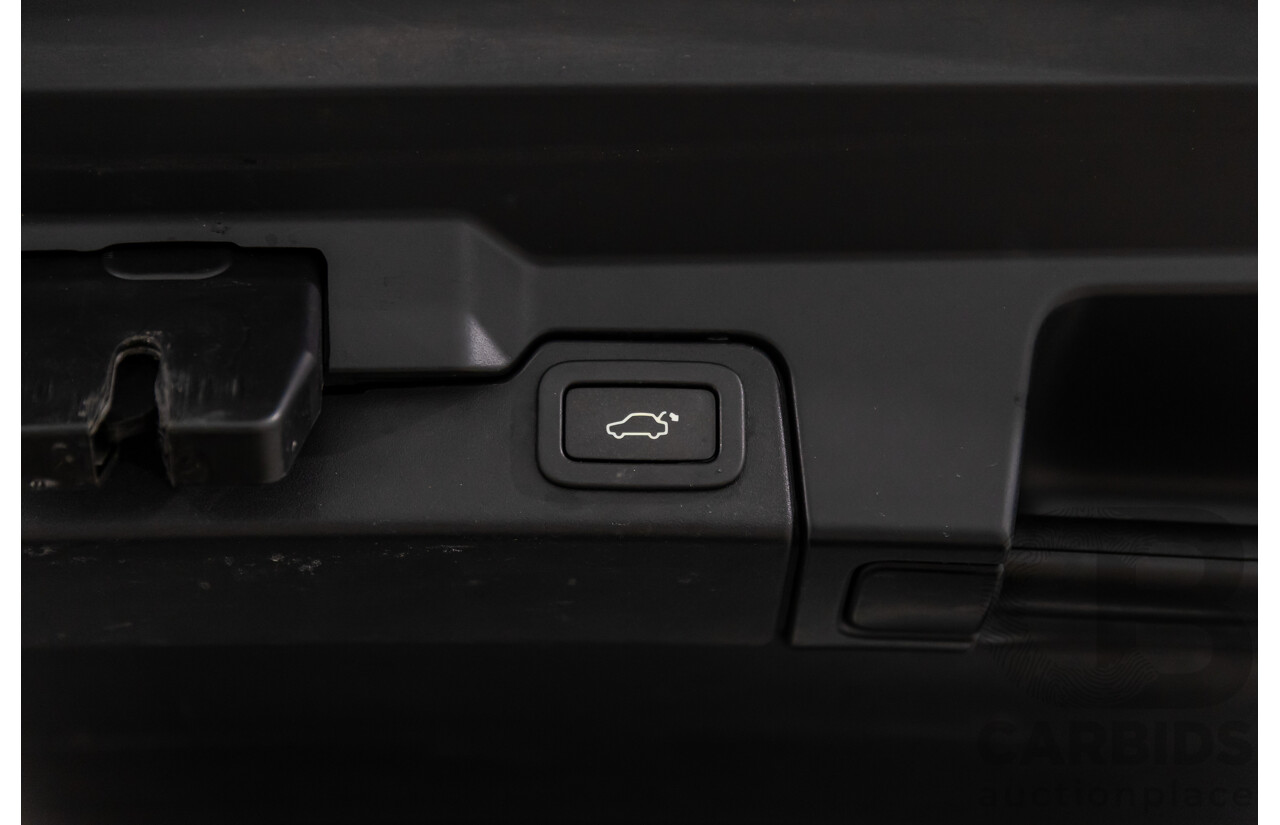 12/2016 Range Rover Evoque Td4 180 SE (AWD) LV MY17 5d Wagon Fuji White Turbo Diesel 2.0L