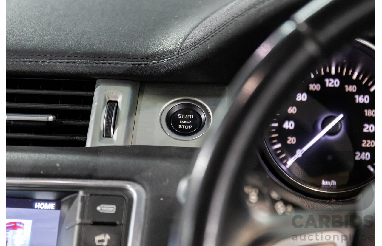 12/2016 Range Rover Evoque Td4 180 SE (AWD) LV MY17 5d Wagon Fuji White Turbo Diesel 2.0L