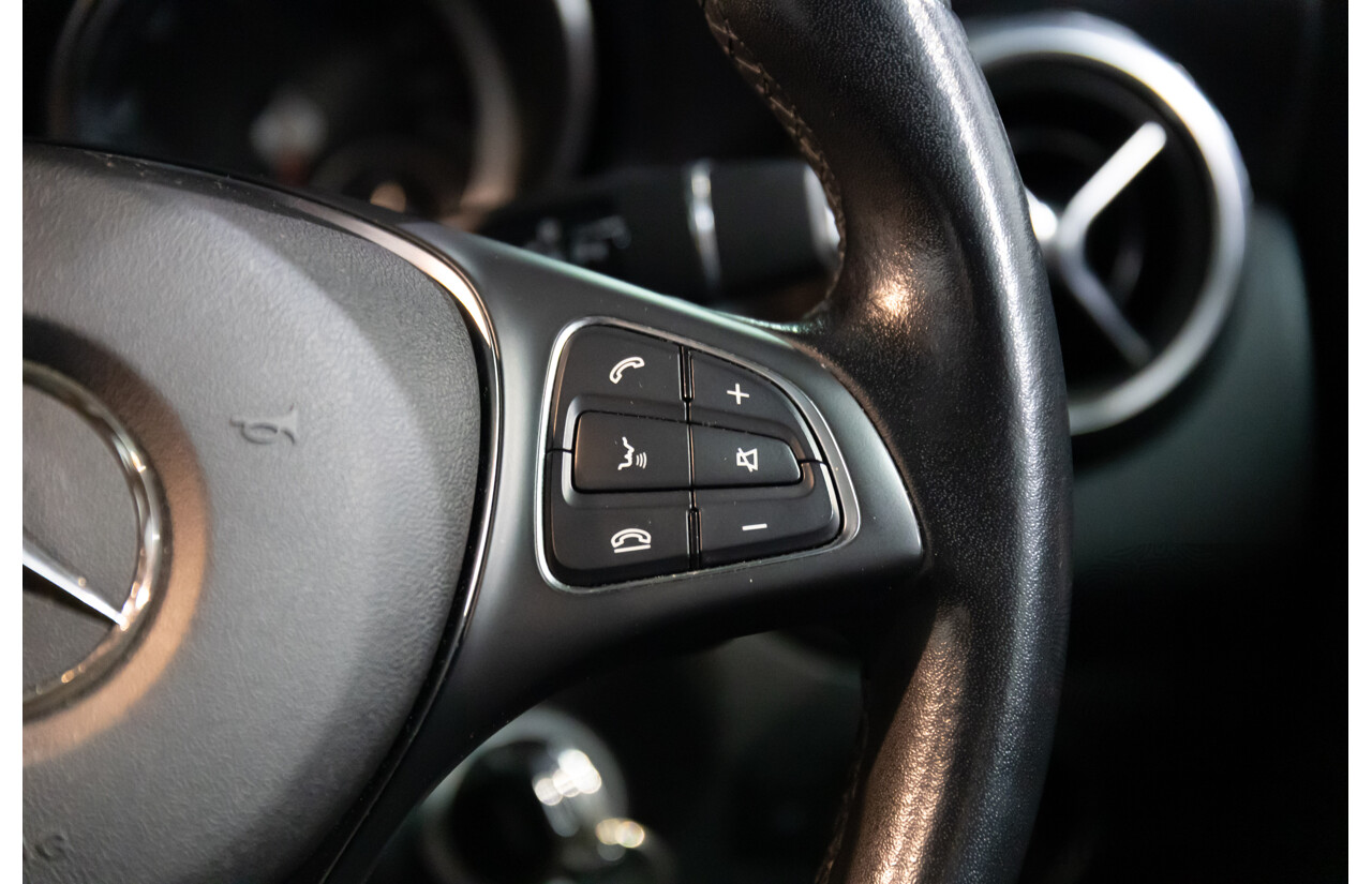 01/2020 Mercedes-Benz GLA 180 (FWD) X156 MY20 4d Wagon Jupiter Red Turbo 1.6L