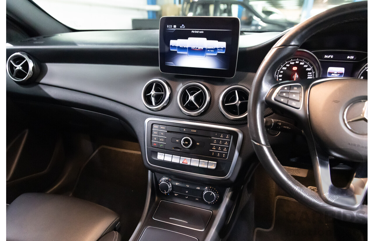 01/2020 Mercedes-Benz GLA 180 (FWD) X156 MY20 4d Wagon Jupiter Red Turbo 1.6L