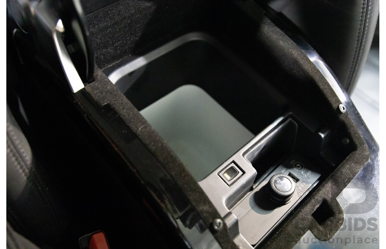 6/2014 Land Rover Range Rover Vogue TDV6 LG MY14.5 4d Wagon Fuji White Twin Turbo Diesel V6 3.0L