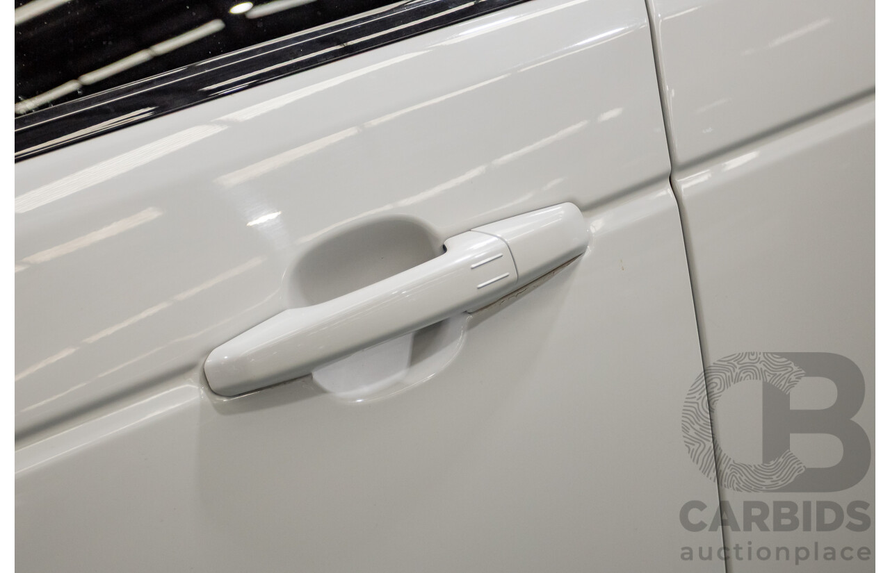 6/2014 Land Rover Range Rover Vogue TDV6 LG MY14.5 4d Wagon Fuji White Twin Turbo Diesel V6 3.0L