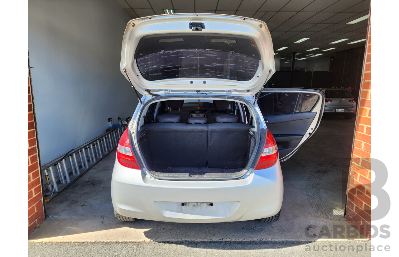 5/2011 Hyundai i20 Active PB MY11 5d Hatchback Silver 1.4L