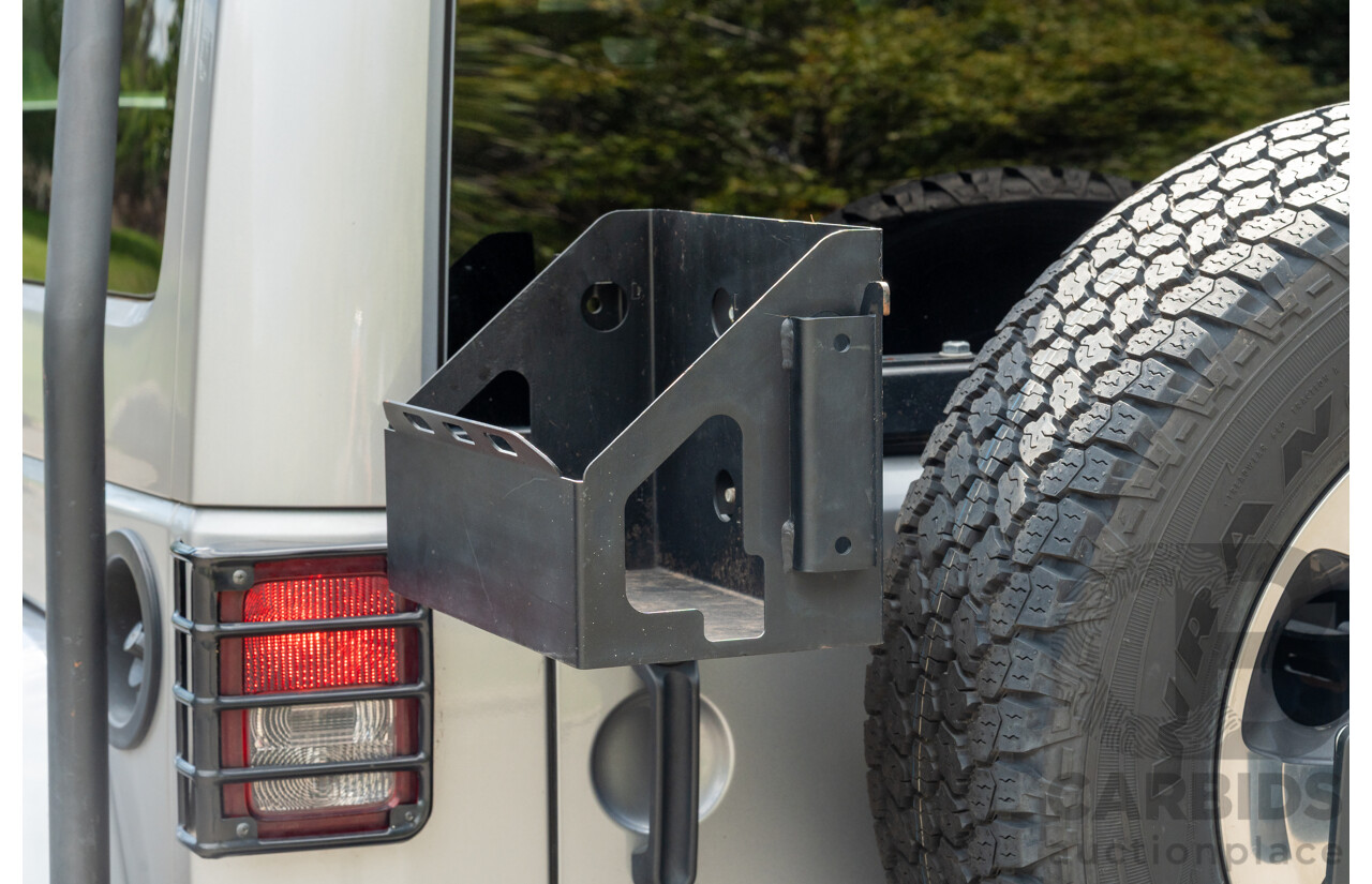 1/2018 Jeep Wrangler Unlimited Overland (4x4) JK MY18 4D Hardtop Billet Silver Metallic V8 5.7L