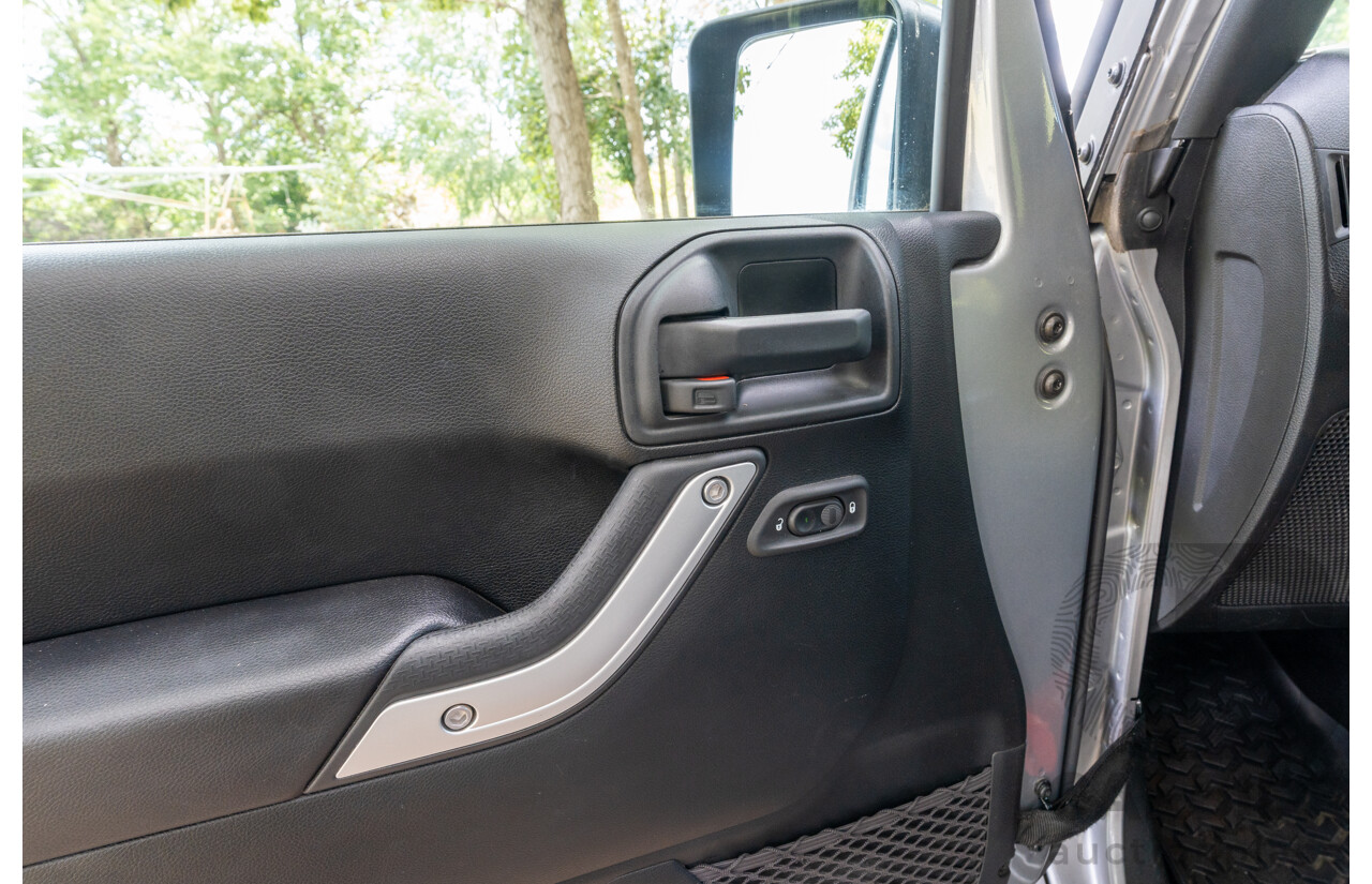 1/2018 Jeep Wrangler Unlimited Overland (4x4) JK MY18 4D Hardtop Billet Silver Metallic V8 5.7L