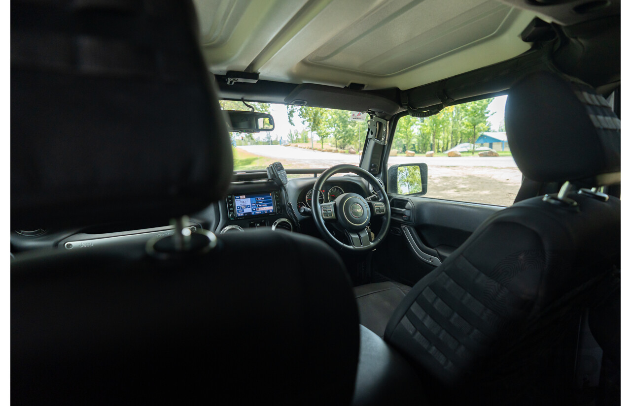 1/2018 Jeep Wrangler Unlimited Overland (4x4) JK MY18 4D Hardtop Billet Silver Metallic V8 5.7L