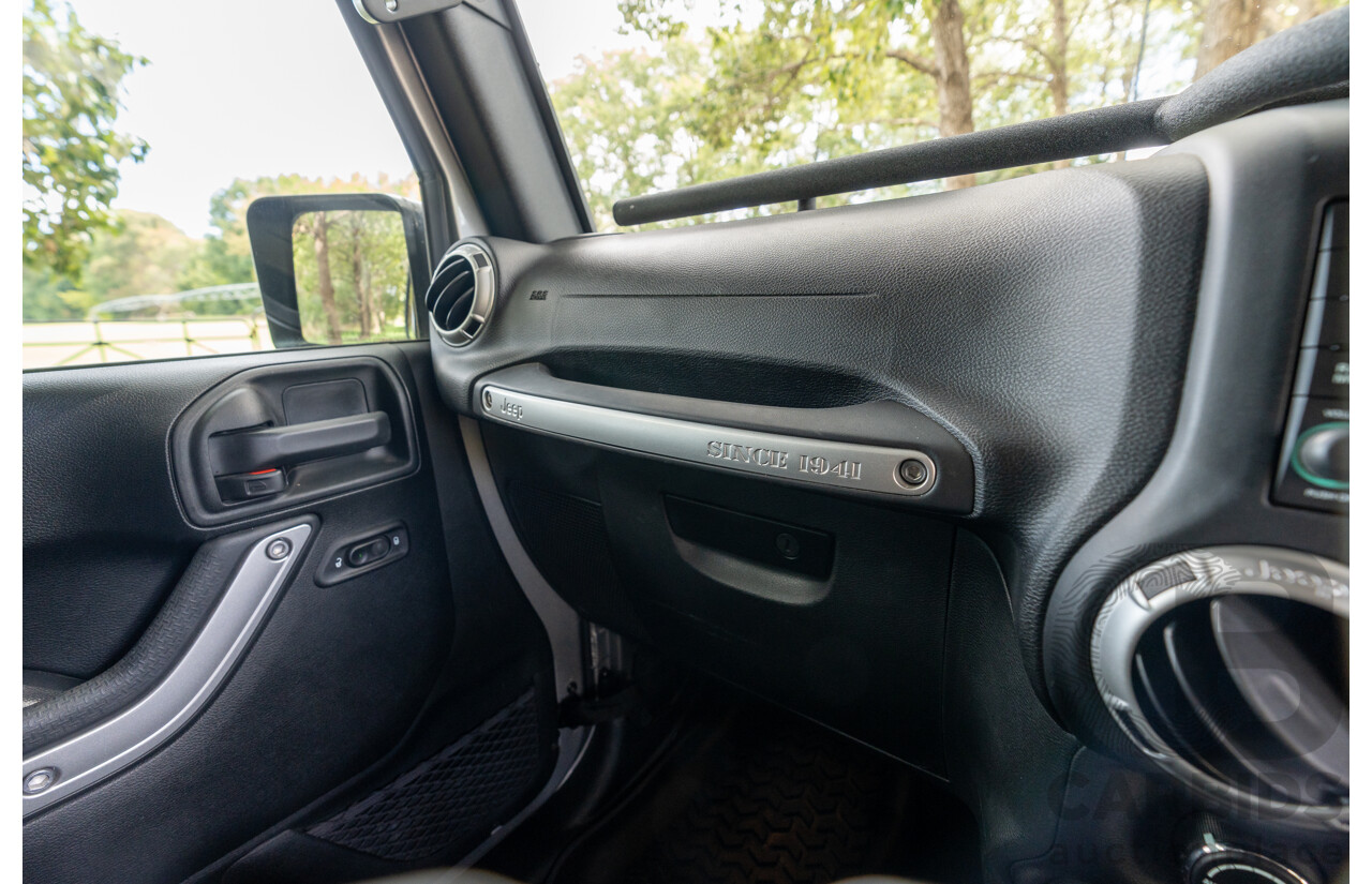 1/2018 Jeep Wrangler Unlimited Overland (4x4) JK MY18 4D Hardtop Billet Silver Metallic V8 5.7L