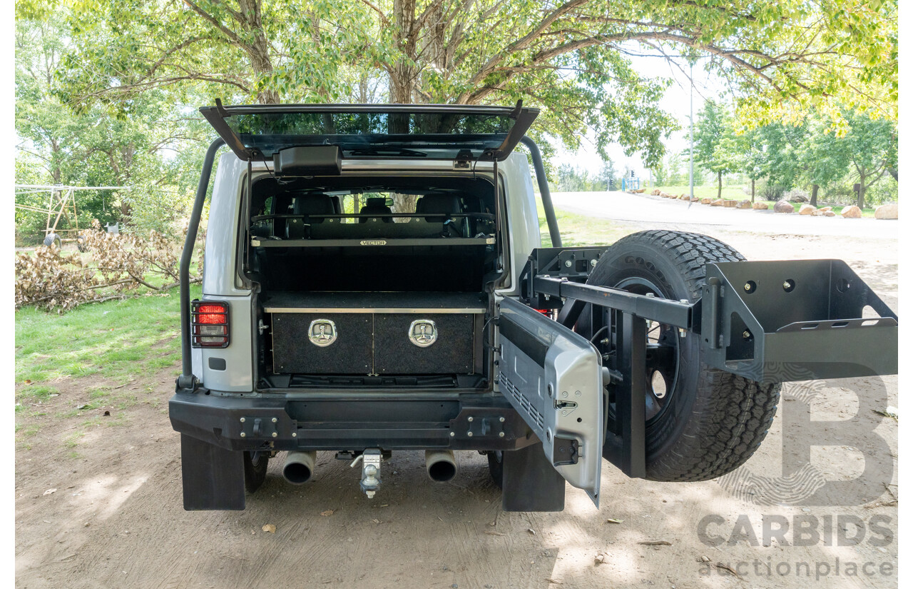 1/2018 Jeep Wrangler Unlimited Overland (4x4) JK MY18 4D Hardtop Billet Silver Metallic V8 5.7L