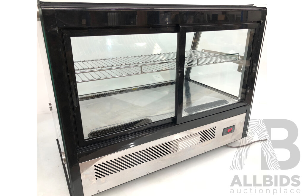 Exquisite 160 Litre Counter Top Curved Cake Display Refrigerator