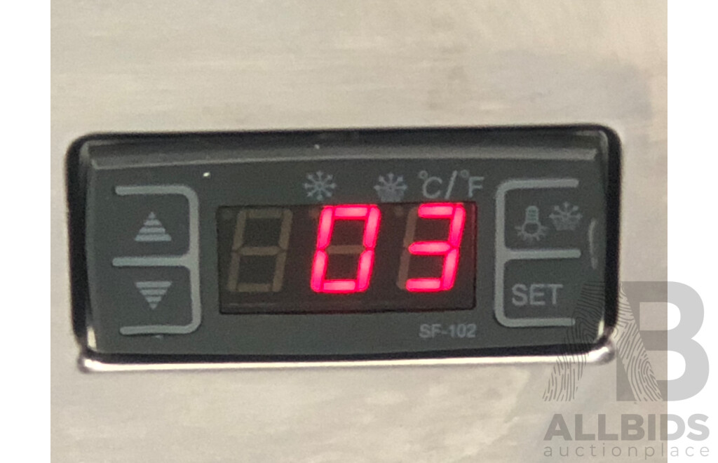 Exquisite 160 Litre Counter Top Curved Cake Display Refrigerator