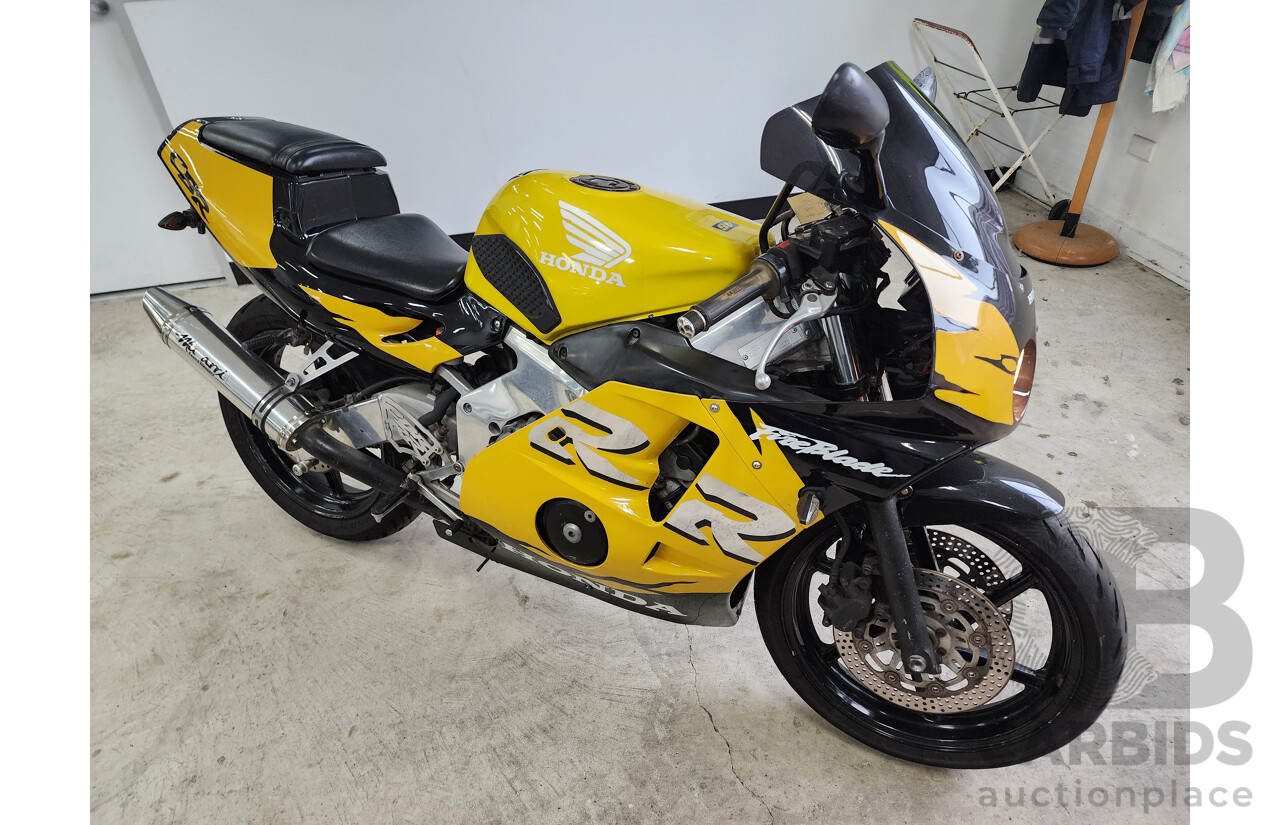 12/1997 Honda CBR 250RR Sport bike 250cc Yellow