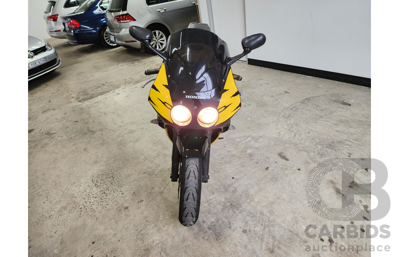 12/1997 Honda CBR 250RR Sport bike 250cc Yellow