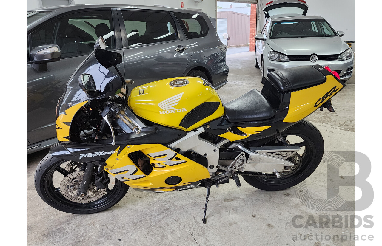 12/1997 Honda CBR 250RR Sport bike 250cc Yellow