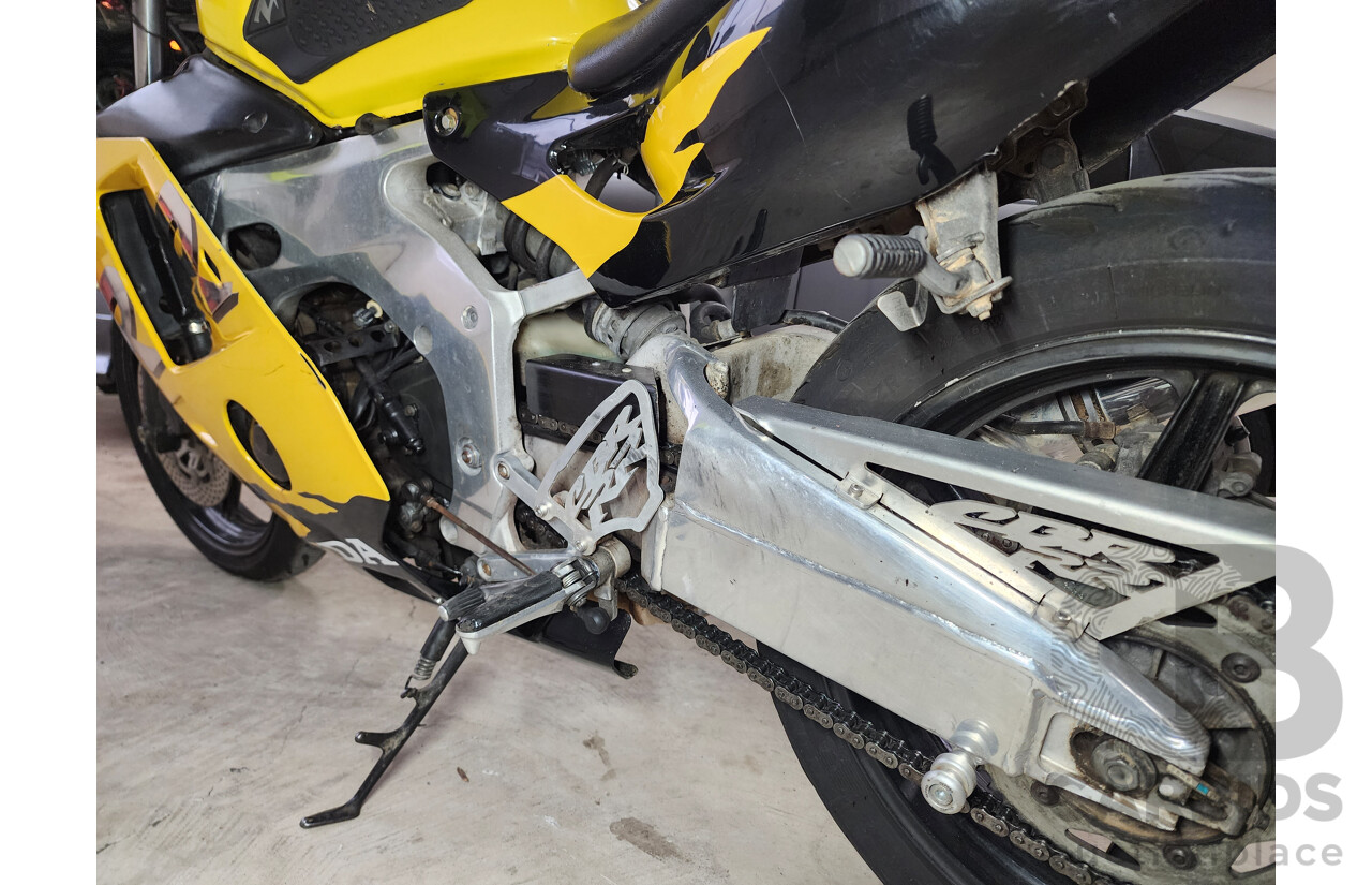 12/1997 Honda CBR 250RR Sport bike 250cc Yellow