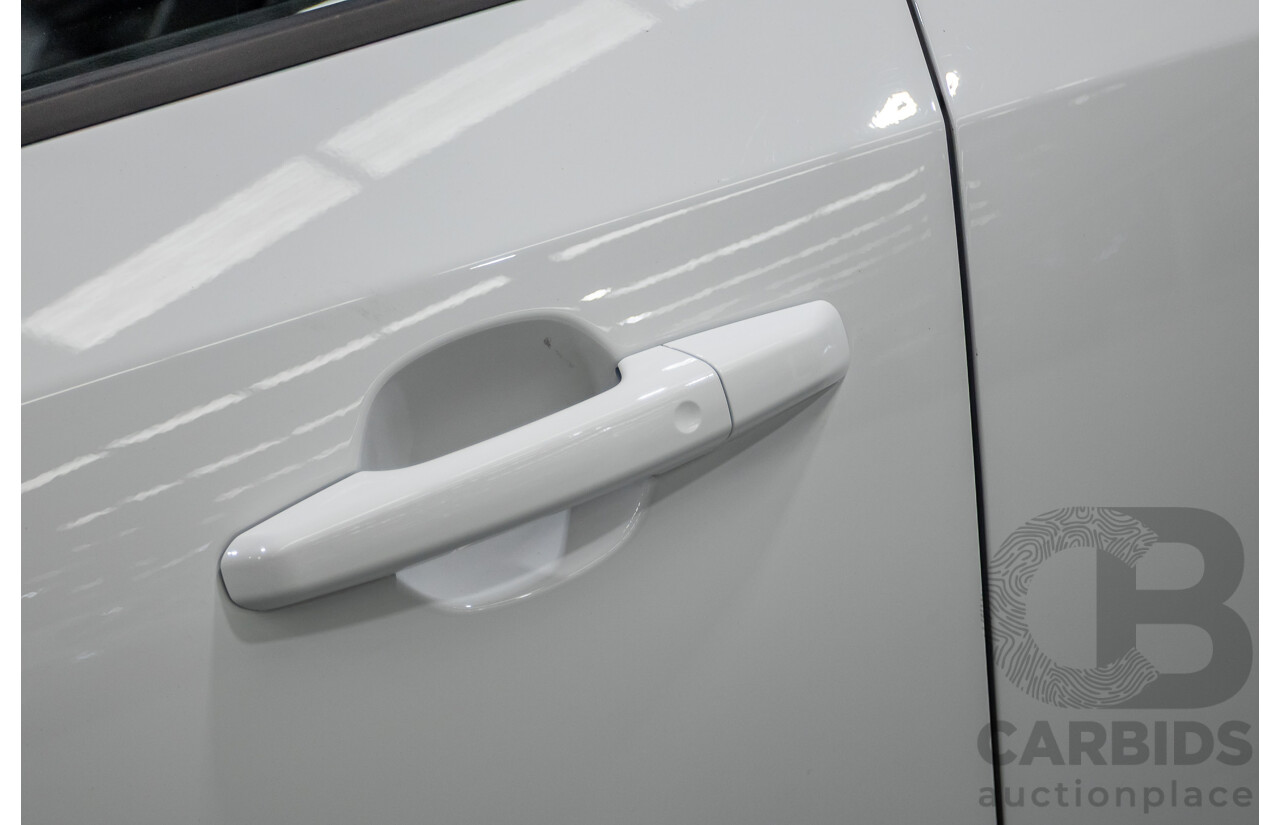 10/2022 Jaguar E-Pace P250 R-Dynamic SE (AWD) X540 MY23 4D Wagon Polaris White Turbo 2.0L - 183kW