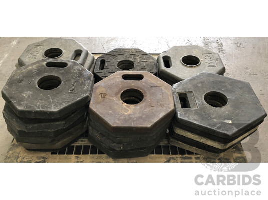 1663390 · 6kg and 8kg Ocatagonal Bollard Base Weights - Lot of 28