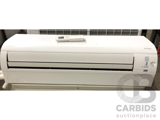 1664009 · Daikin Split System Air Conditioner with Remote Control