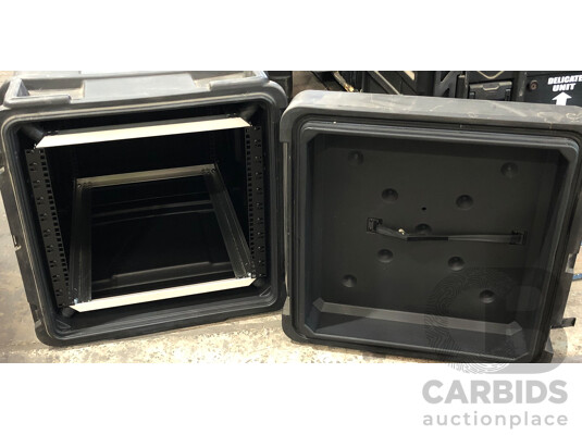 SKB Equipment Heavy Duty Road Case with 19 Inch Rackmounting
