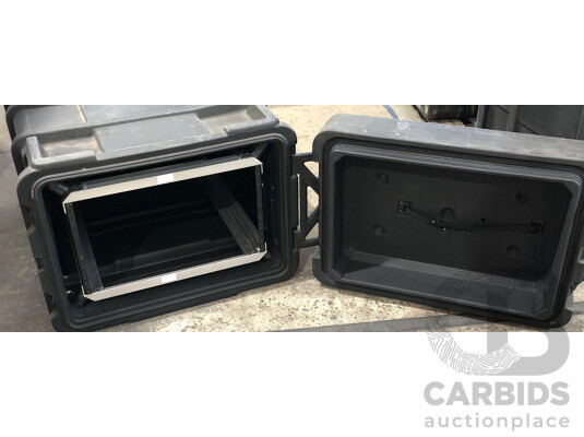 SKB Equipment Heavy Duty Road Case with 19 Inch Rackmounting