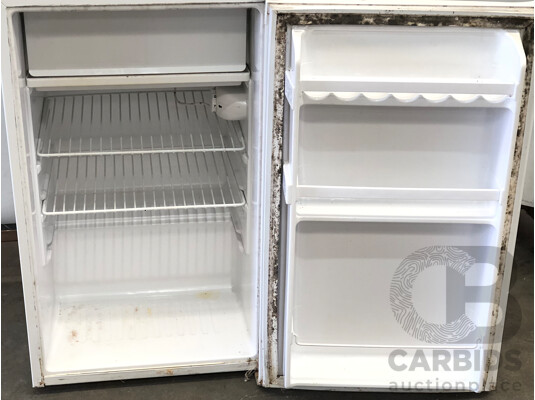 1663279 · Signature 120 Litre Bar Fridge