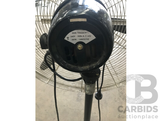 1663311 · TQ Professional 750mm 3 Speed Industrial Fan