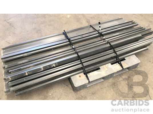 1663314 · Selection of Aluminium Fencing Components