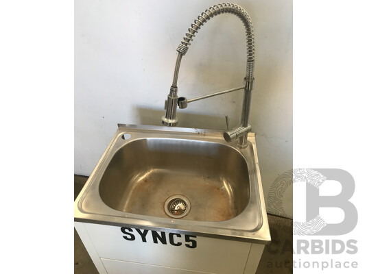 1663321 · Laundry Sink with Everhard 45L Standard Laundry Unit