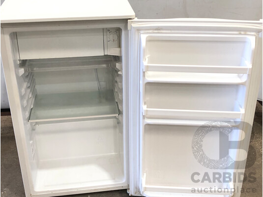 1663327 · Westinghouse 110 Litre Bar Fridge