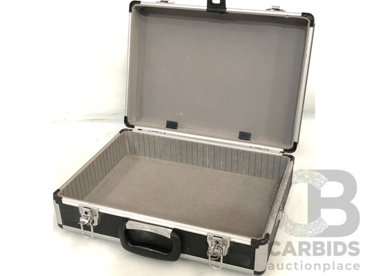 1663332 · Lockable Brief Case