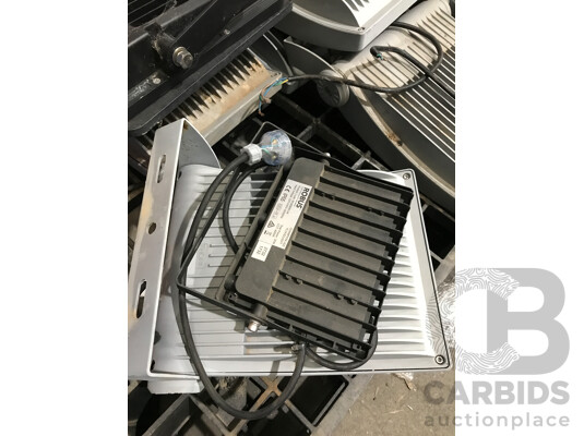 1663347 · Bulk Lot of Robus and SAL Tradestar Flood Lights