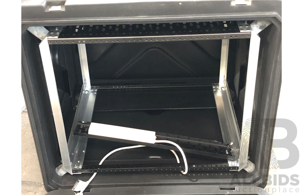 SKB Equipment Road Case with Rackmounting