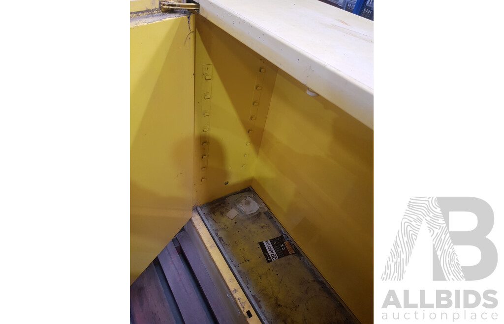 Flammable Liquids Storage Cabinet
