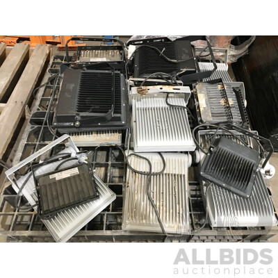 Bulk Lot of Robus and SAL Tradestar Flood Lights