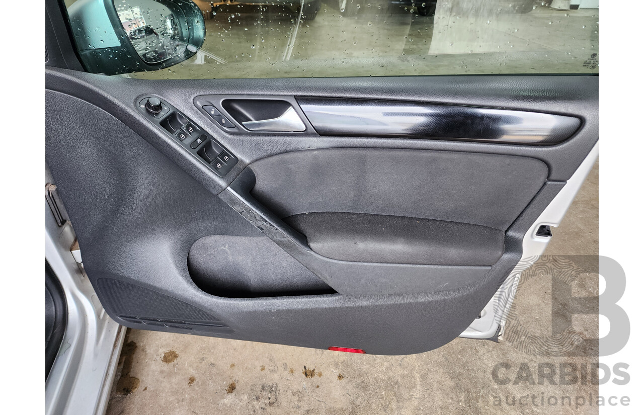 2/2009 Volkswagen Golf 2.0 TDI 1K MY09 5d Hatchback Silver 2.0L