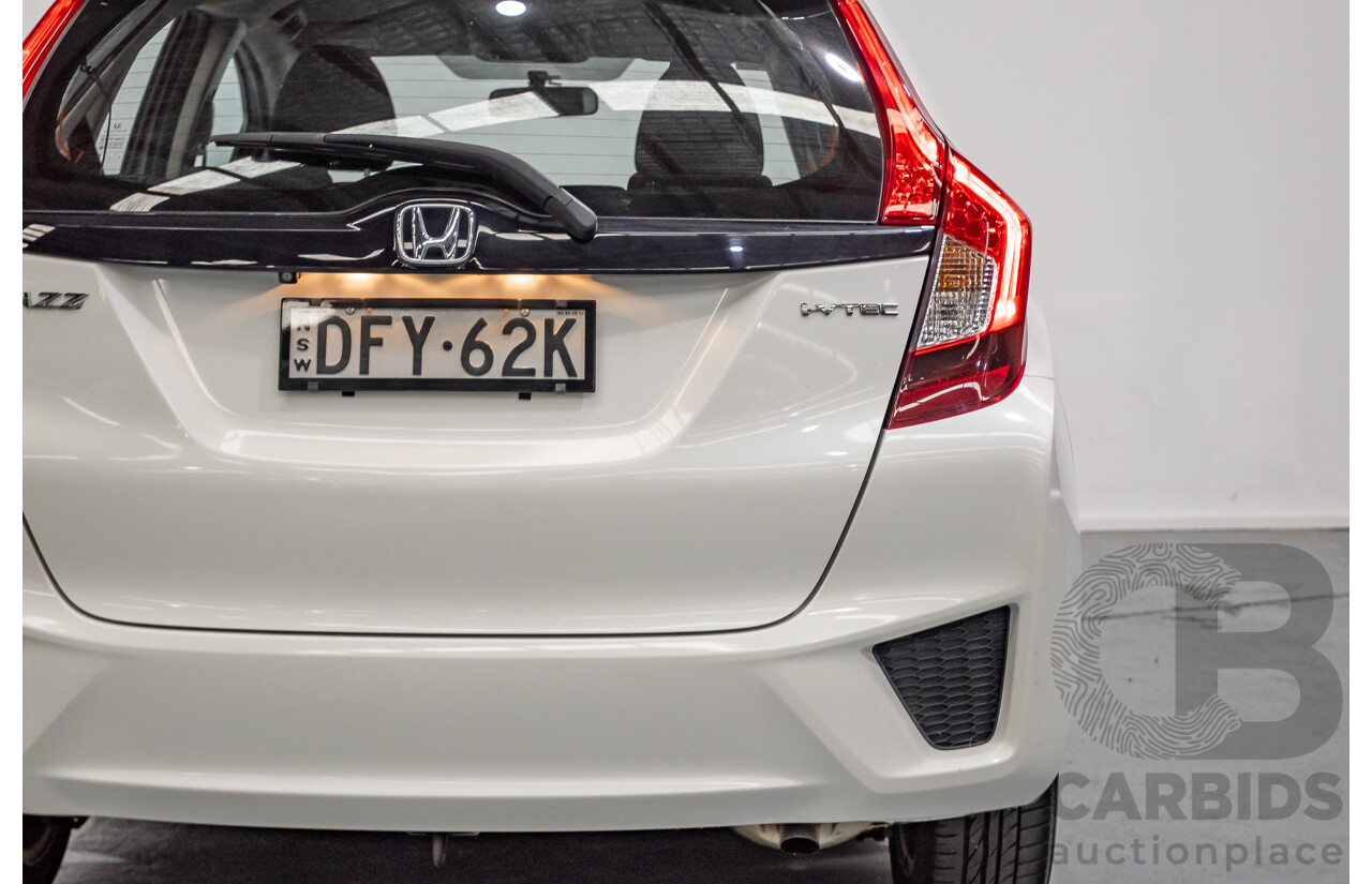03/2016 Honda Jazz VTi GK MY16 5D Hatchback Orchid White Pearl 1.5L