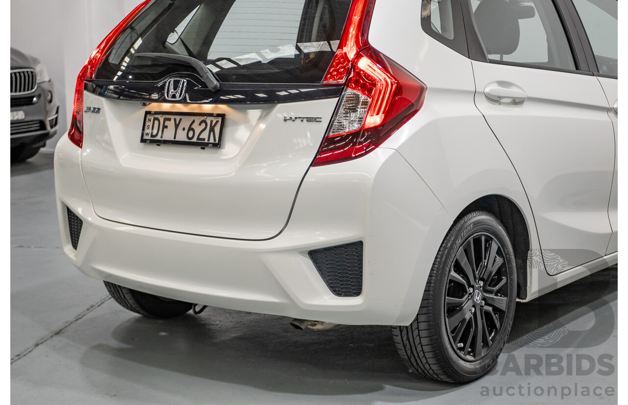 03/2016 Honda Jazz VTi GK MY16 5D Hatchback Orchid White Pearl 1.5L