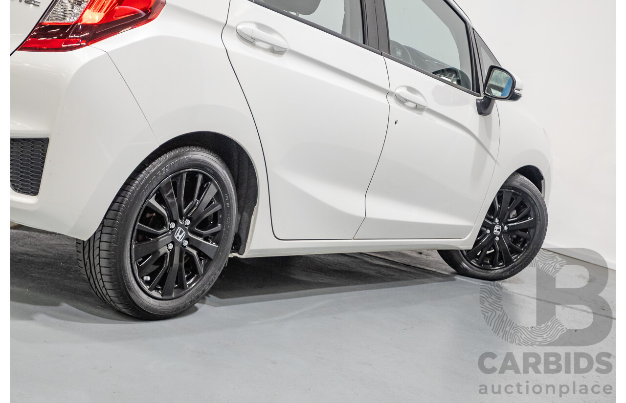 03/2016 Honda Jazz VTi GK MY16 5D Hatchback Orchid White Pearl 1.5L